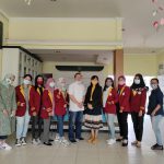 Mahasiswa Sastra Inggris Universitas Teknokrat Indonesia Kenalkan Virtual Storytelling Slide and Sound kepada siswa Tunas Mekar Indonesia