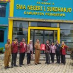 Lecturers of the Faculty of Arts and Education Universitas Teknokrat Indonesia carried out Community Service Activities at SMAN I Sukoharjo