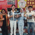 Mahasiswa Sastra Inggris Universitas Teknokrat Indonesia, Kampus Terbaik di Lampung, Terbitkan Antologi Prosa “Whisper from Desa Payungi”